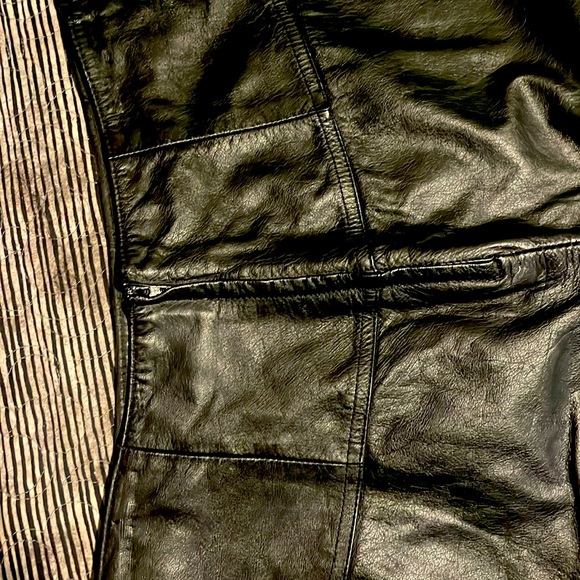 Winlet leather skirt. Black. Size 7/8 - Picture 3 of 6